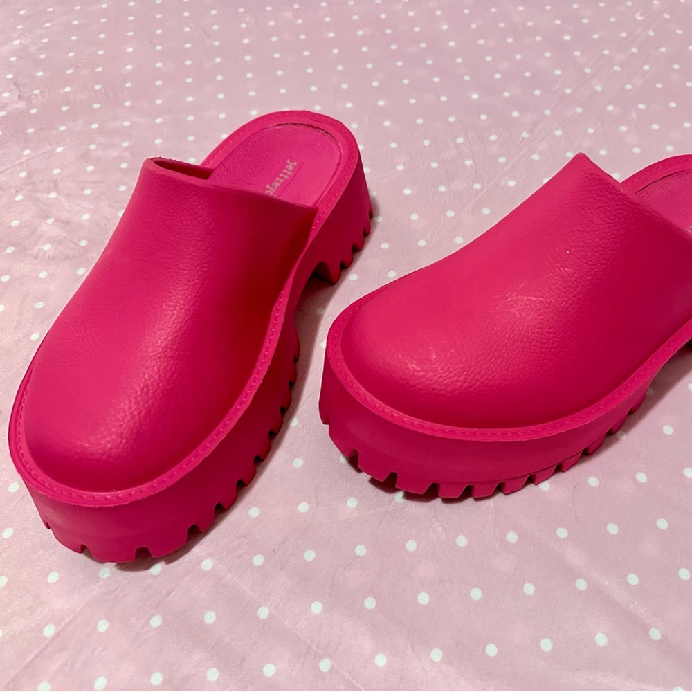Jeffrey Campbell Lugged Platform Clogs - Fuchsia